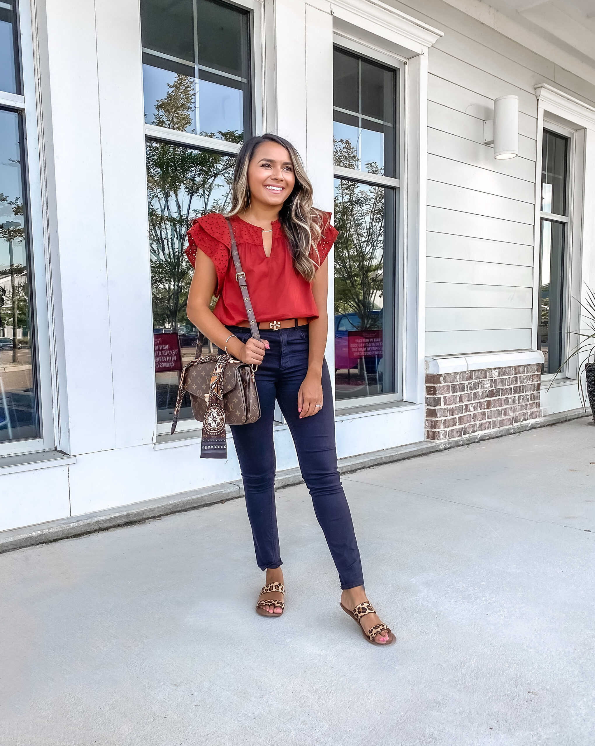 HOW TO DRESS FOR FALL WHEN THE WEATHER IS STILL WARM